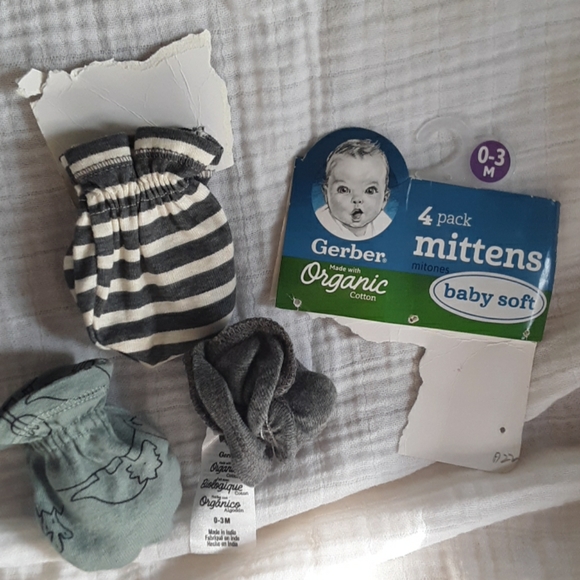 DonatedGerber EUC Hat and Mittens - Picture 7 of 7